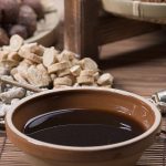 Màquina automàtica d'envasar per omplir productes líquids barrejats